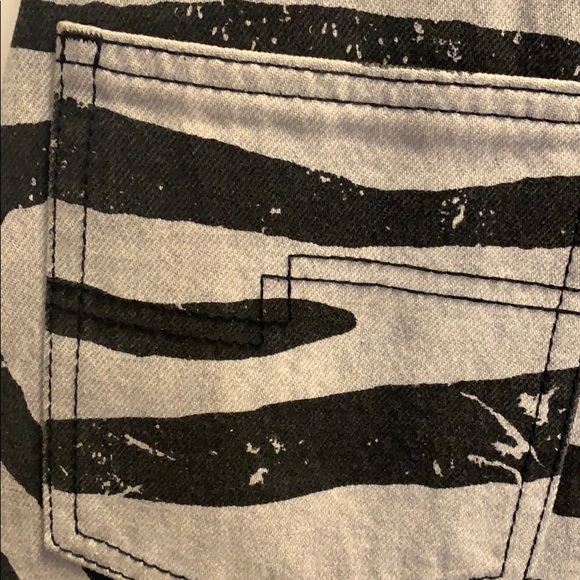 Marc Jacobs denim zebra print skirt - Picture 7 of 9